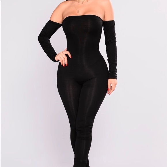 Black Fashion Nova Jumpsuit ๐ - Picture 2 of 2